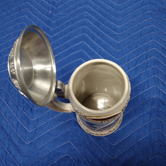 Larry K. Martin limited edition sculpted stoneware & pewter beer stein - Picture 5 of 6